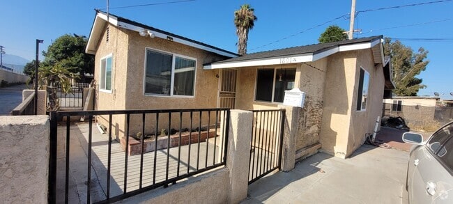 1801 1/2 Tyler Ave