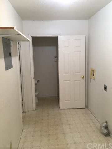 Building Photo - 4684 S Terrace Ave