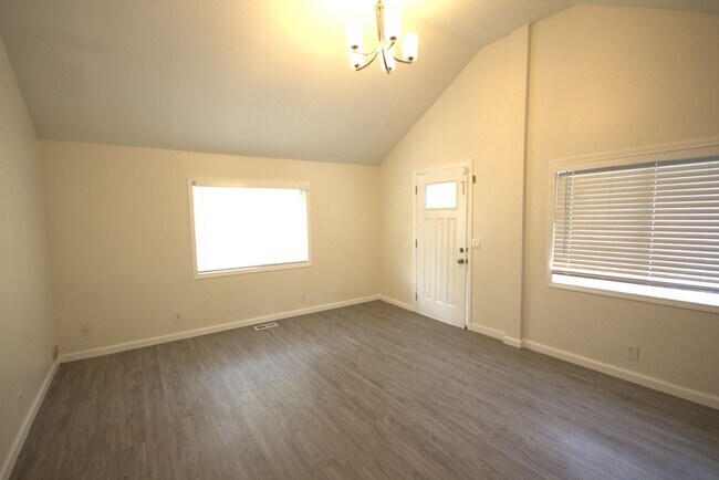 Building Photo - Beautifully Renovated Home in Burien.