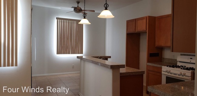 Building Photo - 4 br, 2.5 bath House - 13337 Calle Amapola