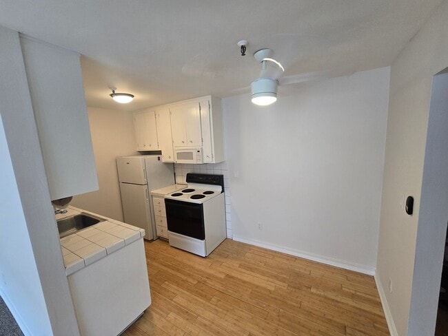 Building Photo - 4730 Noyes St