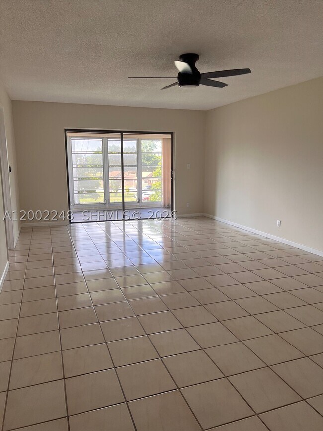 Foto del edificio - 8101 SW 24th St