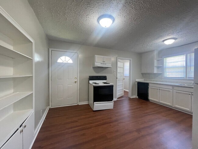 Foto del edificio - 2 Bedroom 1 Bathroom Home Available Now!