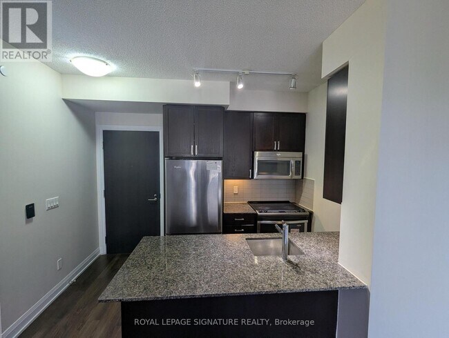 Building Photo - 18 Graydon Hall Dr