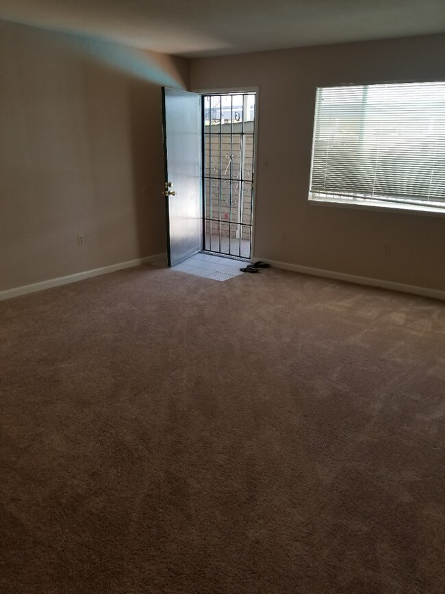 225 W Eaton Ave Unit 13, Tracy, CA 95376 Apartment for Rent in Tracy