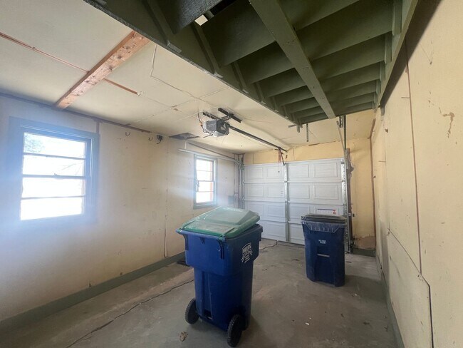 Foto del edificio - Click the “Apply Now” button or email wapmrentals@gmail.com for a prompt response.