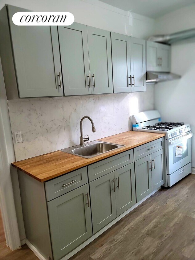 Foto principal - 5323 8th Ave