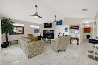 Building Photo - 1414 Bayshore Dr
