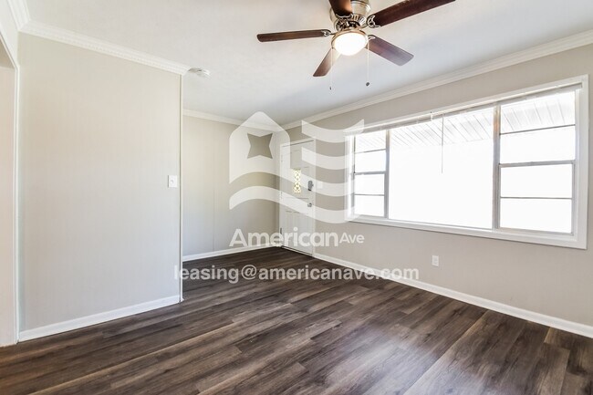 Foto del edificio - 5148 Trussell Ave