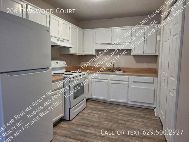 Foto del edificio - 206 Fawnwood Ct