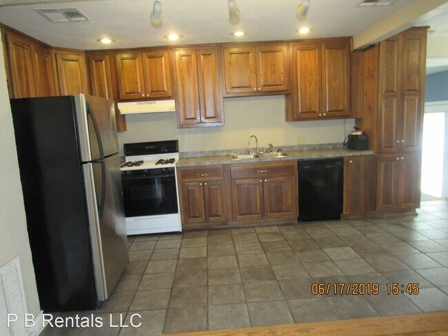 Building Photo - 3 br, 2 bath House - 1816 NW Dearborn Avenue