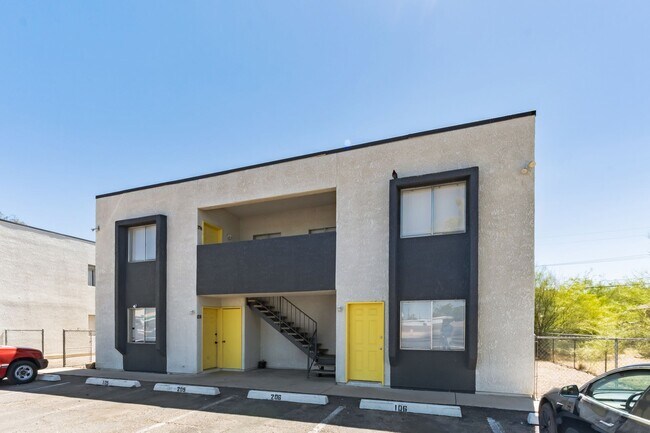 Building Photo - 4957-4961 S Park Ave