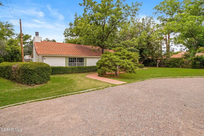 Building Photo - 428 Lindbergh Ave