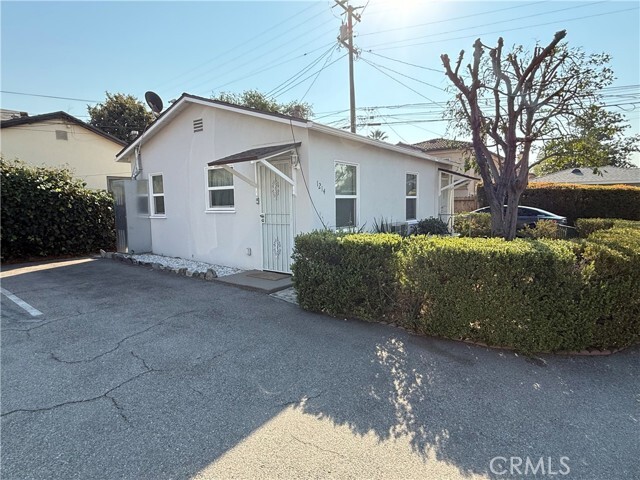 Foto principal - 1214 S Primrose Ave