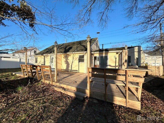 Foto del edificio - 122 Vineyard Rd