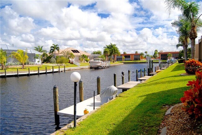 Building Photo - 1439 Mediterranean Dr