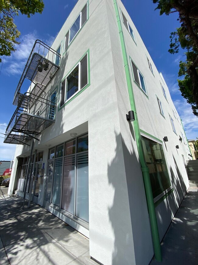 Building Photo - 1545 Hopkins St