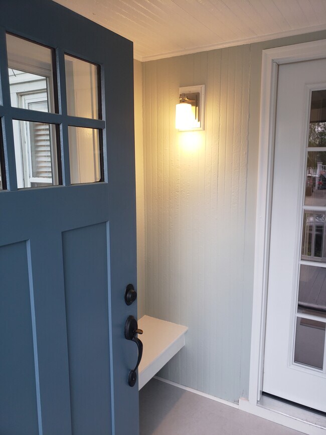 Mudroom - 961 E Broadway
