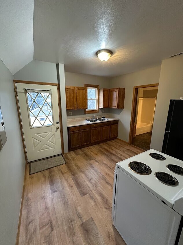 2216 Oakes Ave, Superior, WI 54880 Townhome Rentals in Superior WI