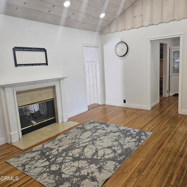 Foto del edificio - 10003 Tujunga Canyon Blvd