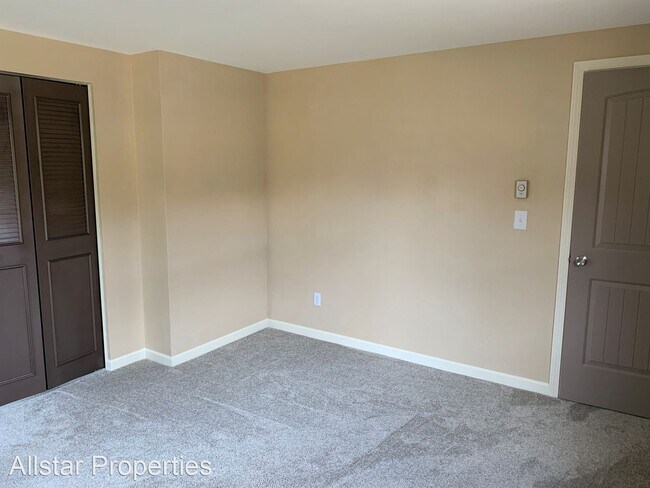 Building Photo - 1 br, 1 bath House - 740 Red Ash Dr. Unit E3