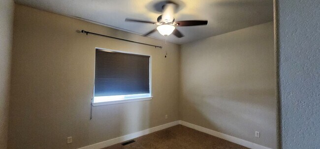 Building Photo - Quiet Home In Culver