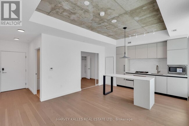 Photo du bâtiment - 1734 Bayview Ave