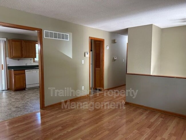 Foto del edificio - 401 SW Stoney Brook Ln