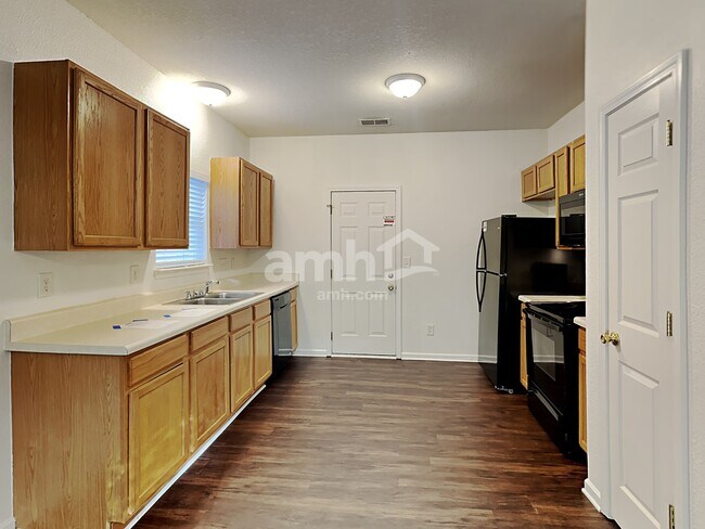 Building Photo - 8425 Newfane Road