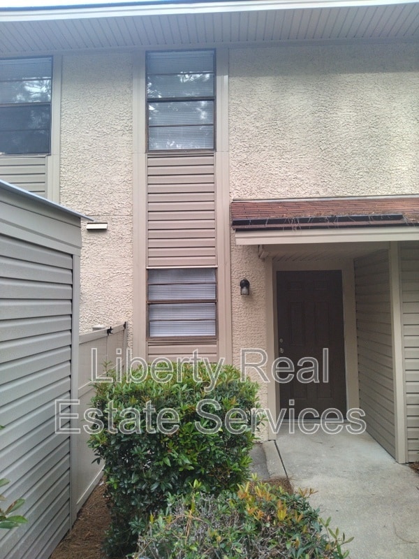Building Photo - 901 Olmstead Dr