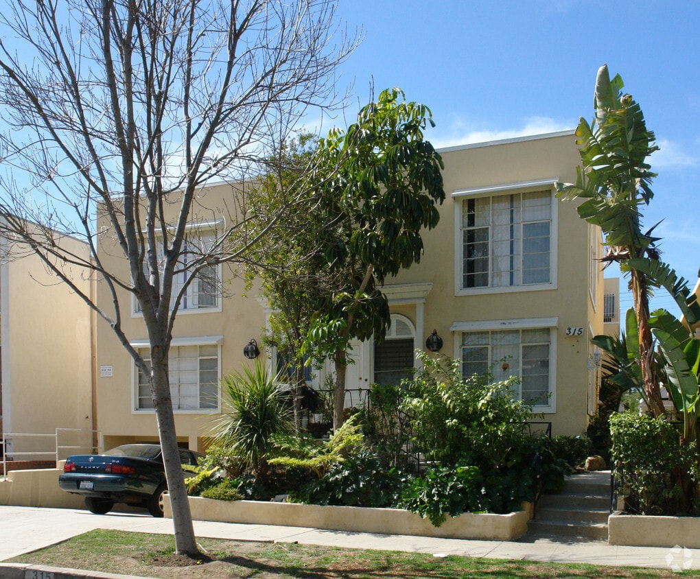 Building Photo - 315 S Elm Dr