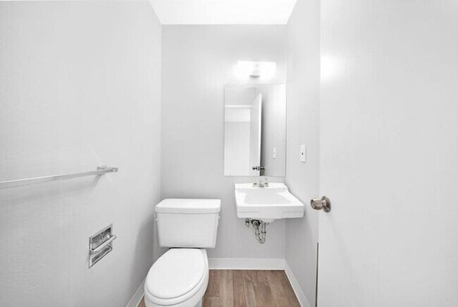 Foto del edificio - 2 bedroom Available! Pets OK!