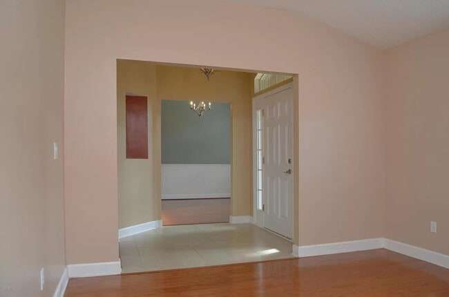 Foto del edificio - 32410 Pond Parke Pl