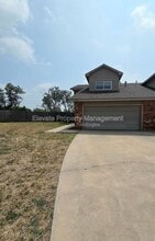Building Photo - 530 Westwood Ct