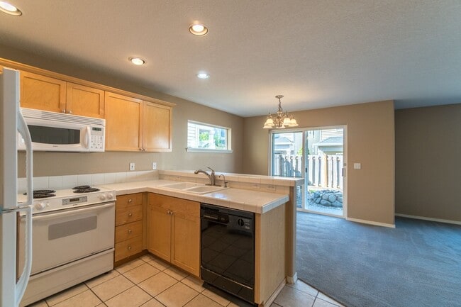 Foto del edificio - Beautiful Bethany 3 Bedroom Near Parks & Schools!