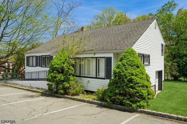 Building Photo - 106 Parsippany Rd