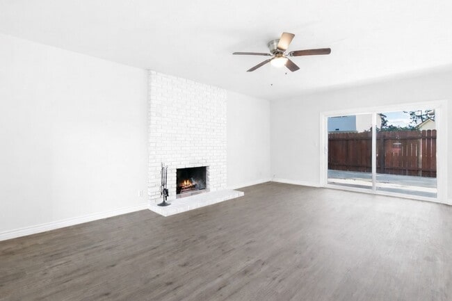 Building Photo - Spacious Detached Home with Private Patio in Prime Tustin Community