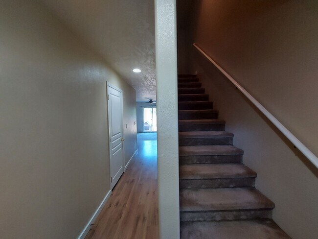 Foto del edificio - 3 bedroom 2 bath home with attached garage