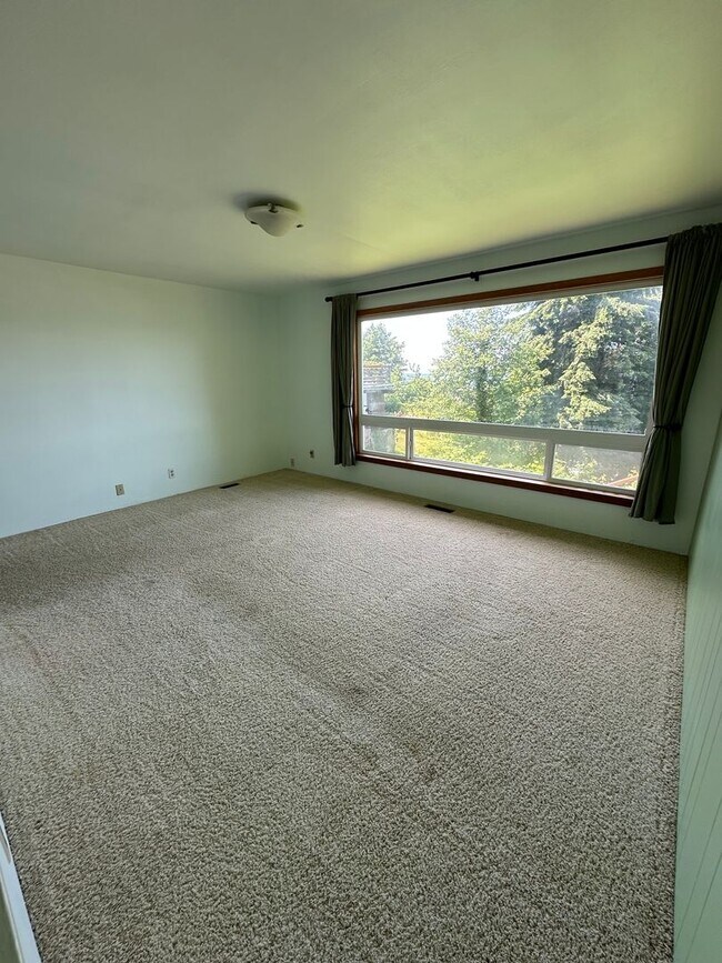 Foto del edificio - COMING SOON! - 3 Bed 1 Bath Home