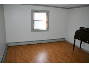 Building Photo - 2 br, 1 bath Apartment - 3 Archery Lane