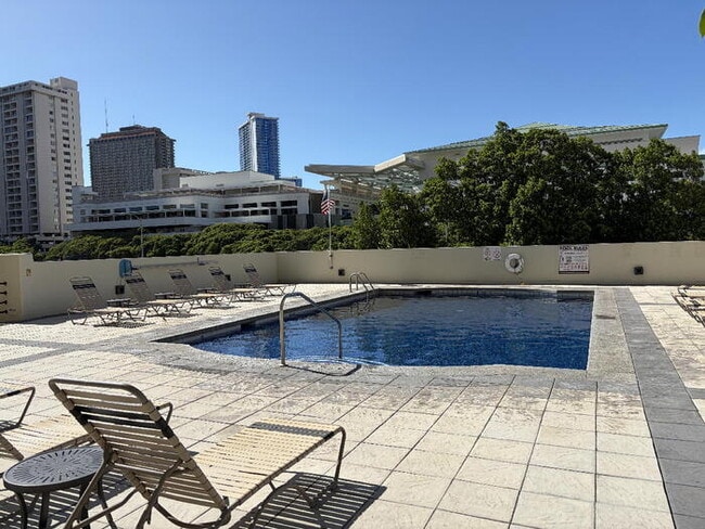 Building Photo - To register for the showing time below, note the 4 digit code: 3772 and click "APPLY NOW."(mobile...