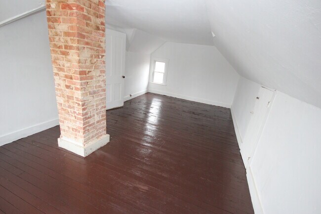 Foto del edificio - 12 S Rogers St