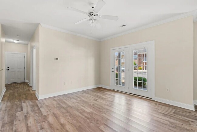 Foto del edificio - 2057 Silvercrest Dr