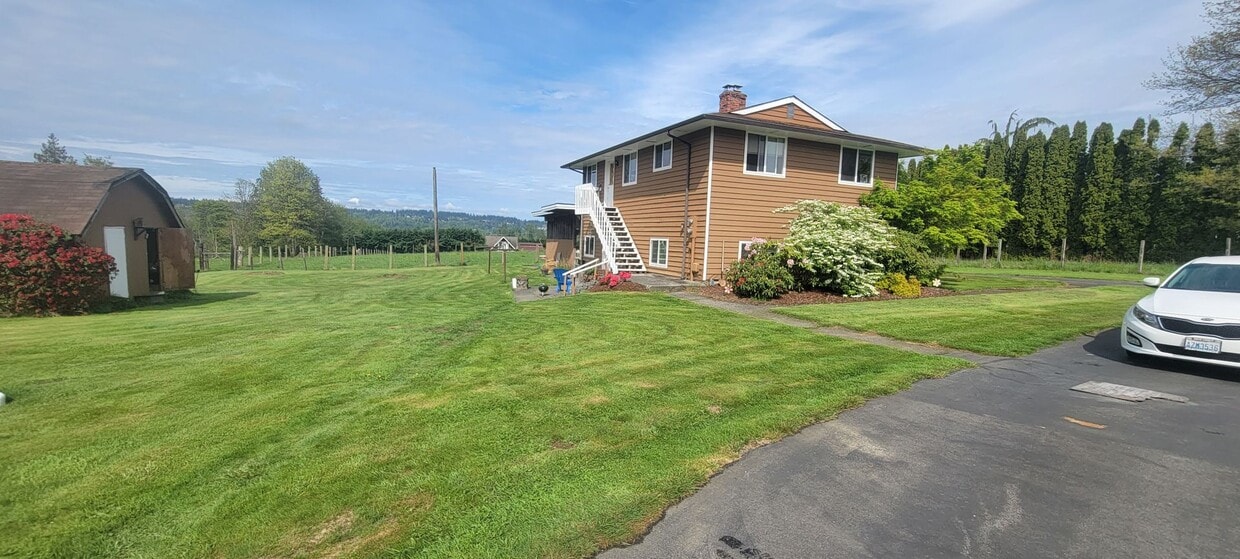 Primary Photo - Cozy Country living just outside the City