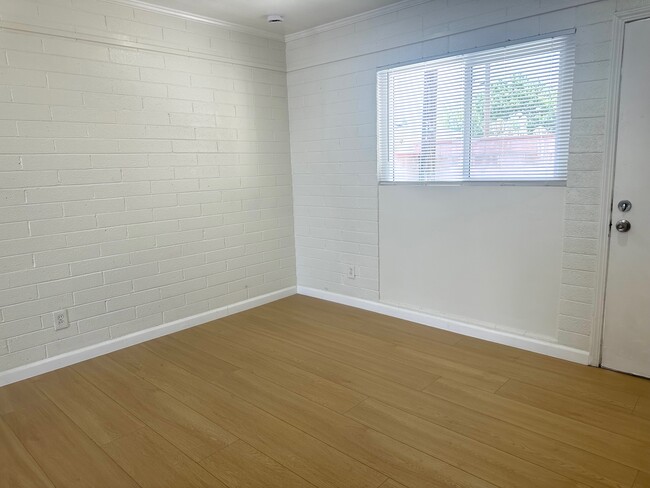 Foto del edificio - 854 W Milling St