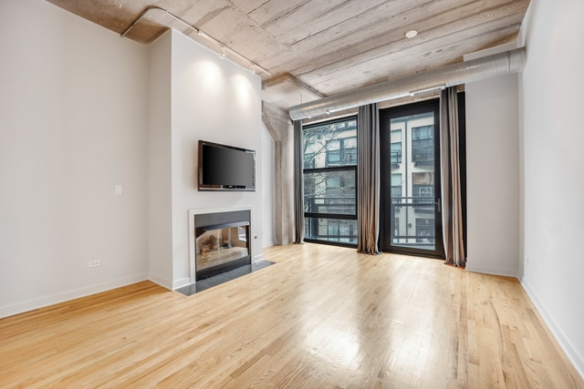 Building Photo - 1150 W 15th St