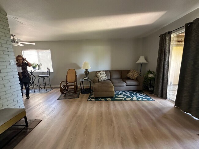 Foto del edificio - Adorable 3 bedroom home in Raleigh Heights