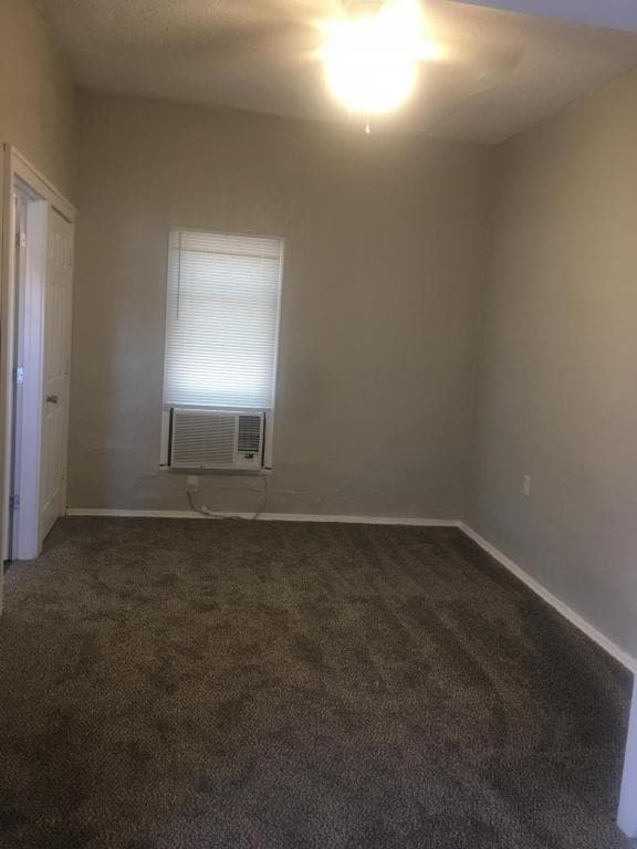 Photo - 113.5 E Elm Ave House