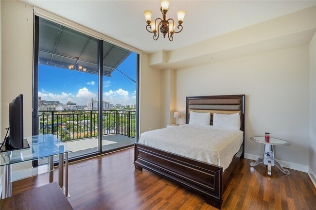 Foto del edificio - 1300 Ponce de Leon Blvd