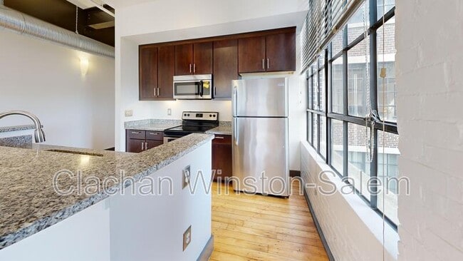 Foto del edificio - 101 E. Sixth St.